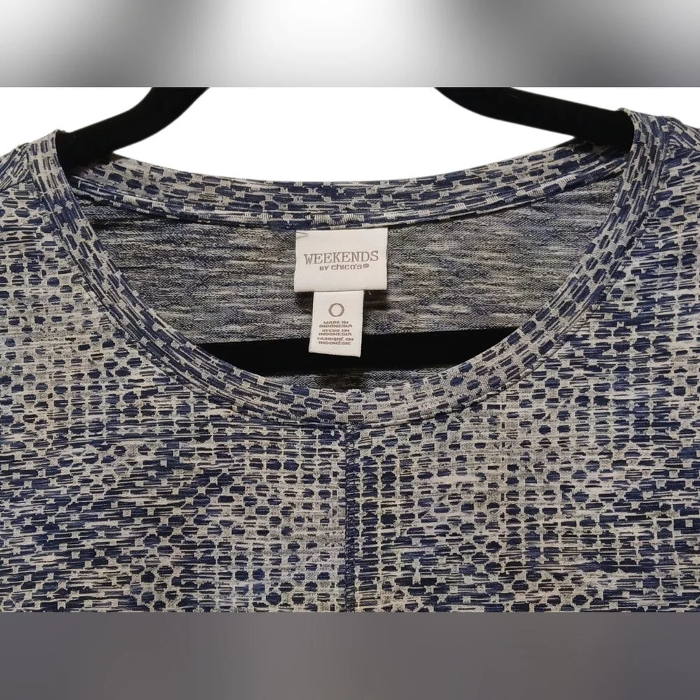 Chico's -Blue Print 3/4 Sleeve, Round Neck  Geometric Pattern Blouse, Size 0 - Picture 5 of 10